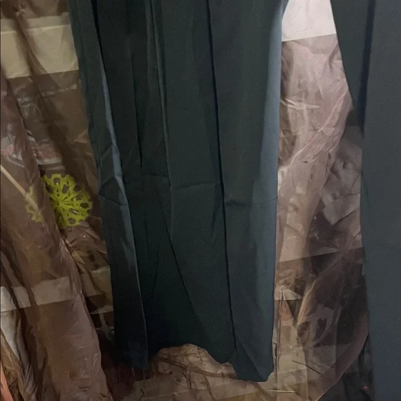 Women's Black Wide-Leg Pleated Trousers - Picture 6 of 16